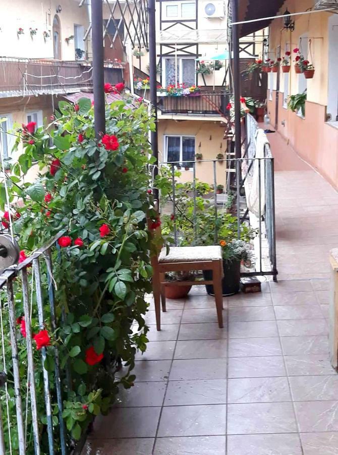 Apartment In The Historical City Center تشيرنيفتسي المظهر الخارجي الصورة